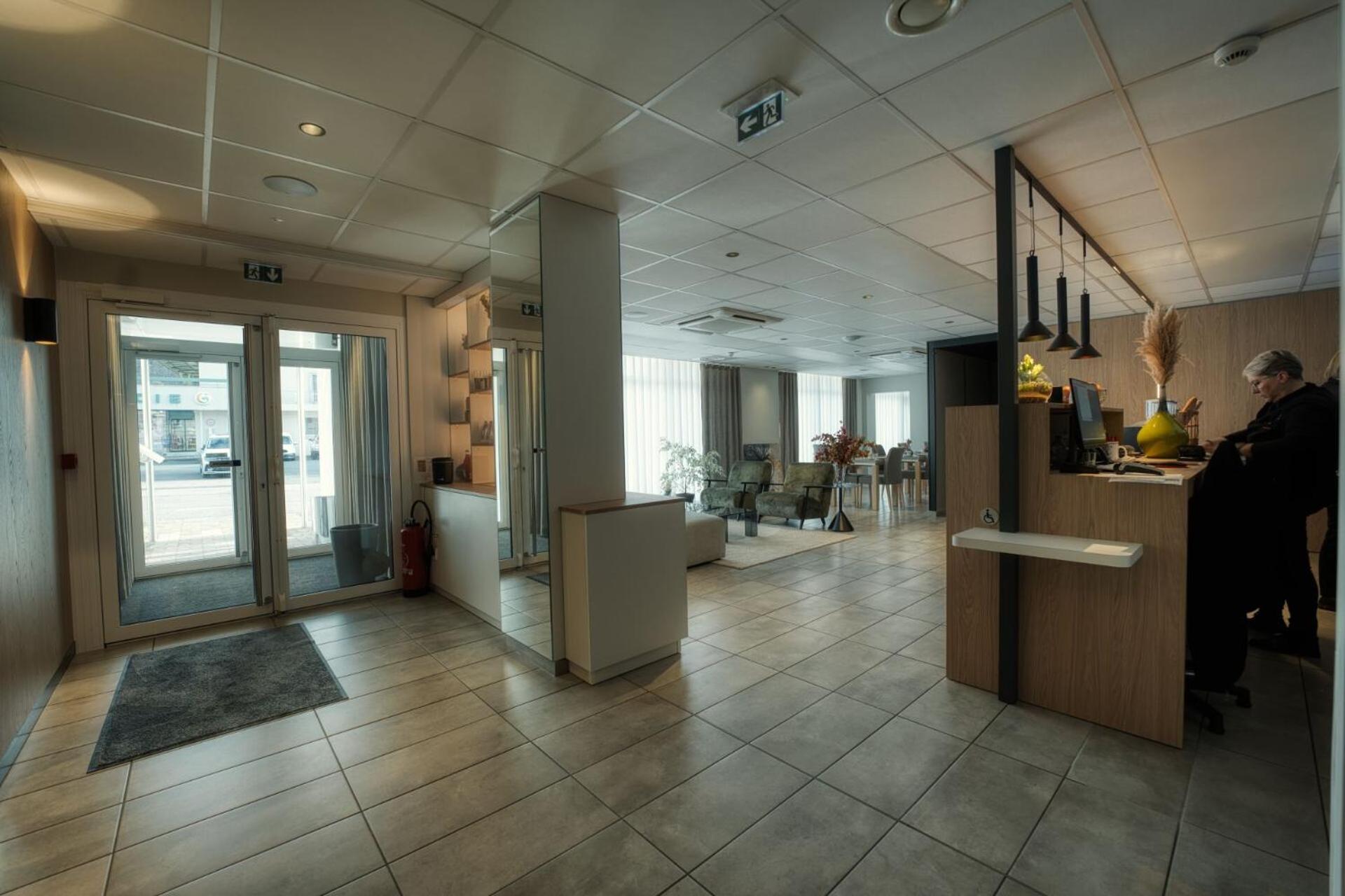 Hotel Logis Restaurant & A La 12 3*